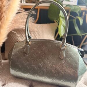 Louis Vuitton Sherwood GM in Gorgeous Givre Vernis